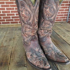 Corral Boots ( Hardly Worn) Size 7 Beautiful